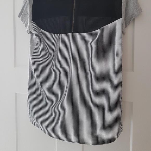 2/$35 Tristan Lace and Stripe Tee Sz M - Picture 2 of 4